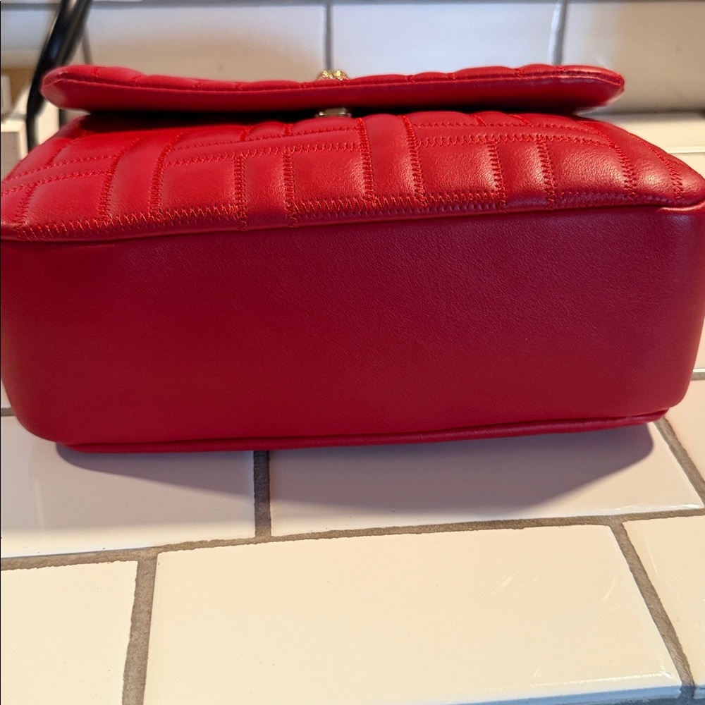 JESSICA SIMPSON Gillian Quilted Shoulder/Crossbody Chain Bag in Crimson Red - Picture 13 of 16